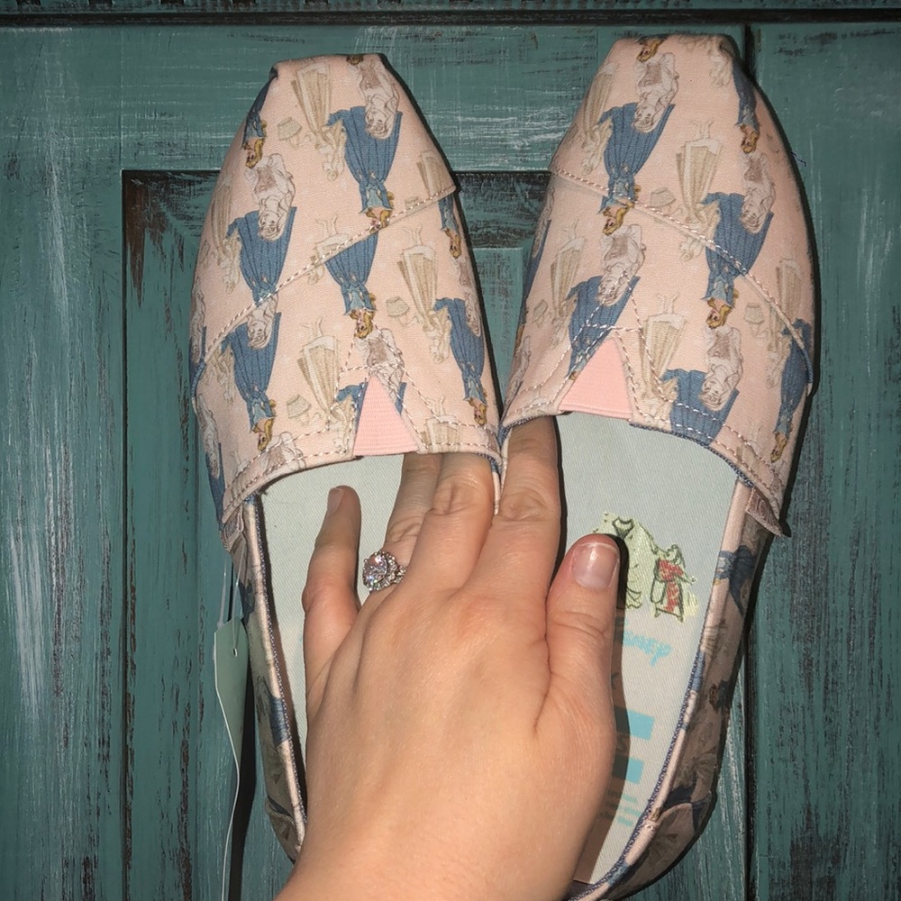 Toms Sleeping Beauty Shoes - Picture 2 of 3
